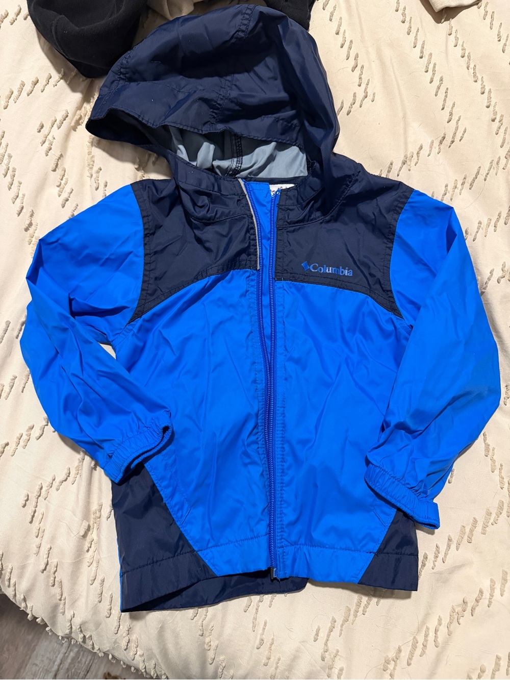 Columbia Kids Blue and Navy Hooded Rain Jacket